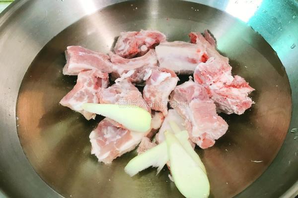 薏仁冬瓜排骨汤的做法图解3