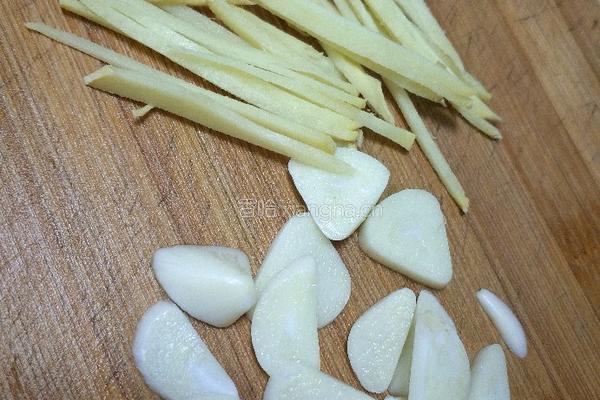 五花肉豆角焖面的做法图解3