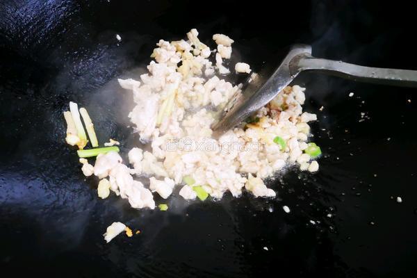 鸡粒饭的做法图解2