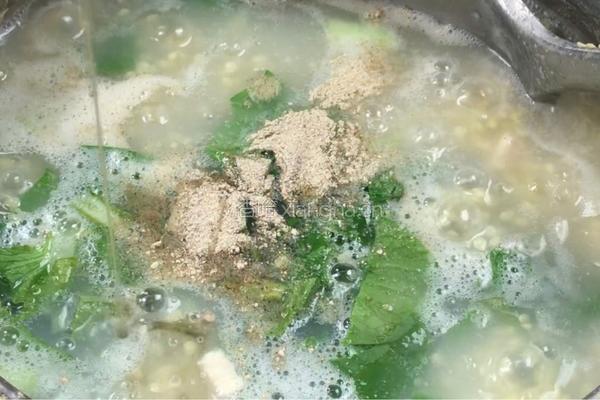 皮蛋鸡肉小米粥的做法图解13