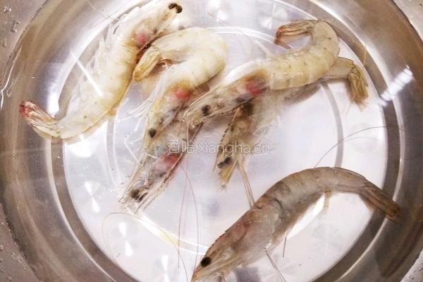胡萝卜虾仁肉粉条包子的做法图解5