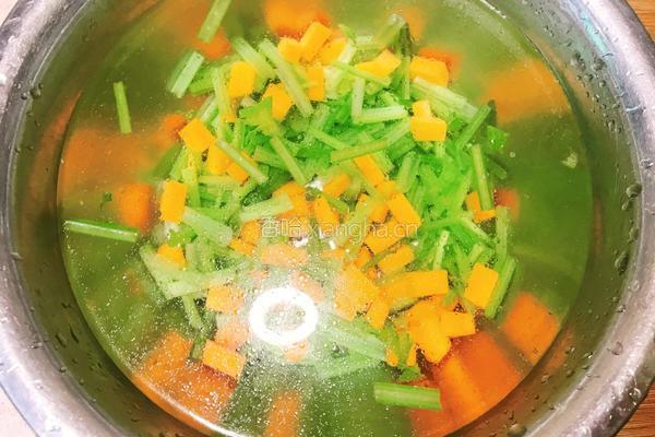 芹菜拌花仁的做法图解13