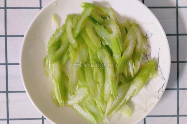 青菜炒瘦肉的做法图解2