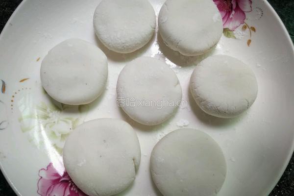 黑芝麻糯米饼的做法图解8