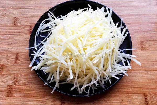 酸辣青椒土豆丝的做法图解5