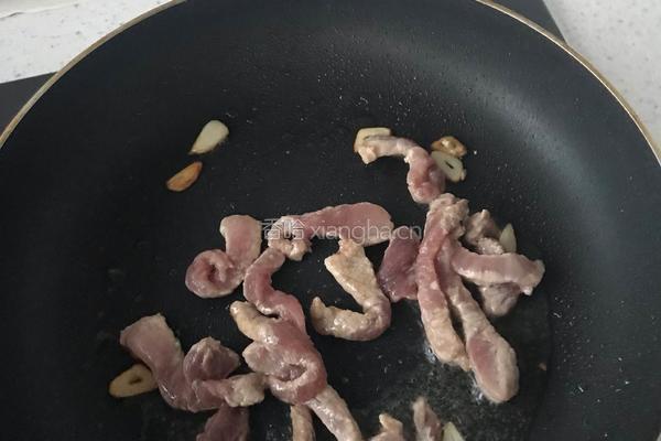 杏鲍菇炒肉的做法图解6