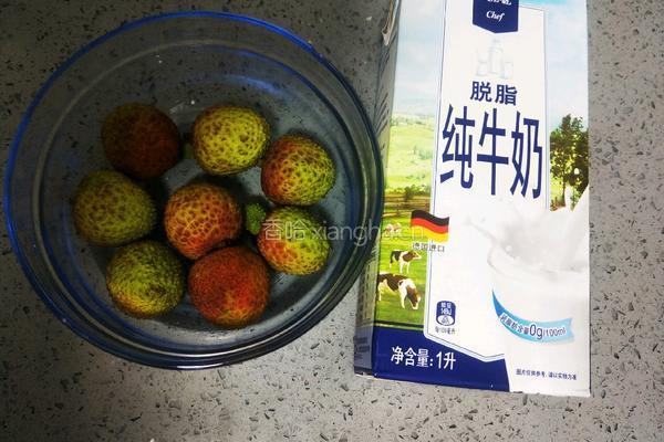 荔枝奶昔的做法图解1