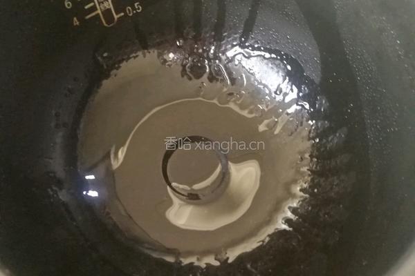电饭锅闷鸡腿的做法图解2