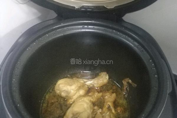 电饭锅闷鸡腿的做法图解5