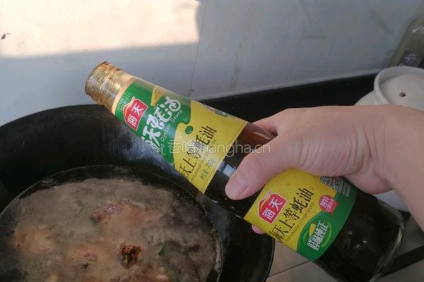 排骨炖豆角焖面的做法图解8