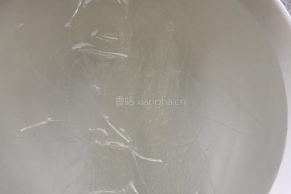 蒜蓉粉丝蒸扇贝的做法图解1
