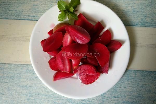 薄荷蜂蜜红李汁的做法图解3