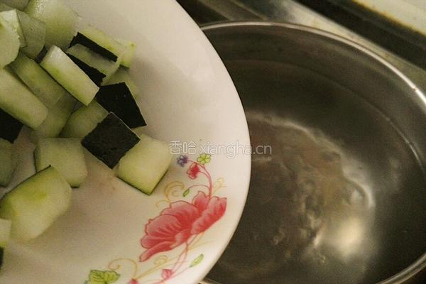 冬瓜皮玫瑰花茶的做法图解3