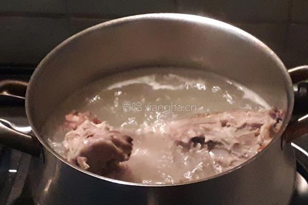 鸭架白菜豆腐汤的做法图解3