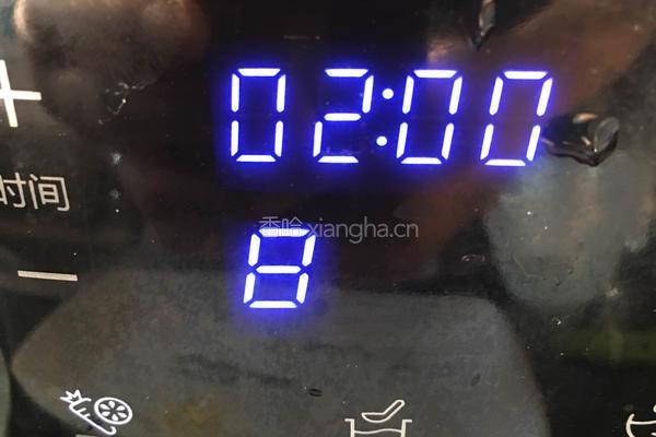 火龙果香蕉牛奶昔的做法图解4