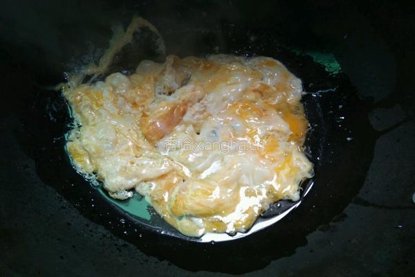 胡萝卜芹香蛋炒饭的做法图解4