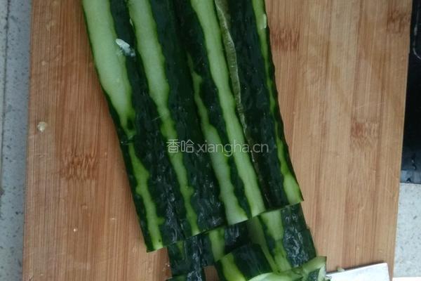 凉拌青瓜的做法图解3