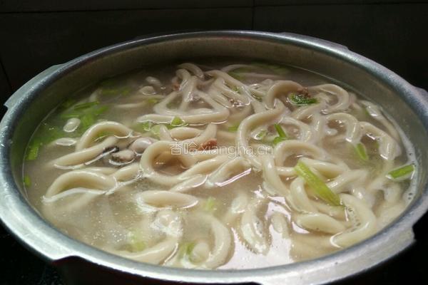 芹菜海蛎肉片面的做法图解11