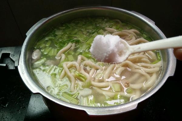 芹菜海蛎肉片面的做法图解9