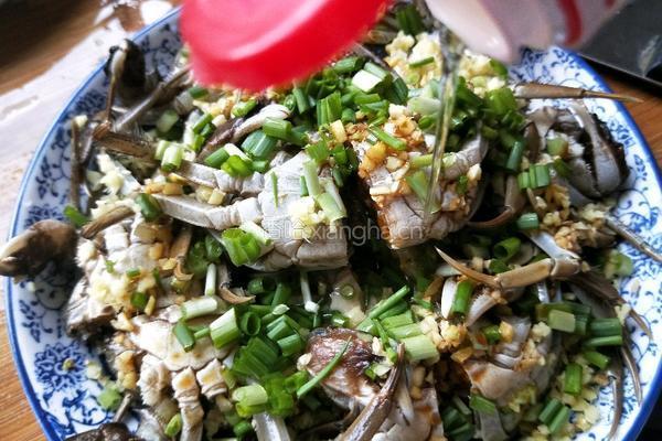 抱仔虾蒸六月黄的做法图解10