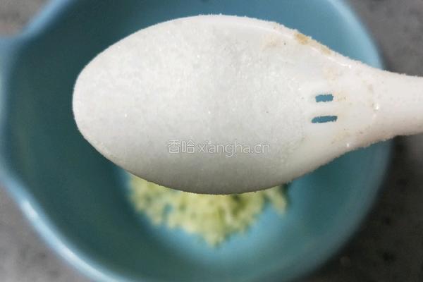 翡翠黄瓜的做法图解2