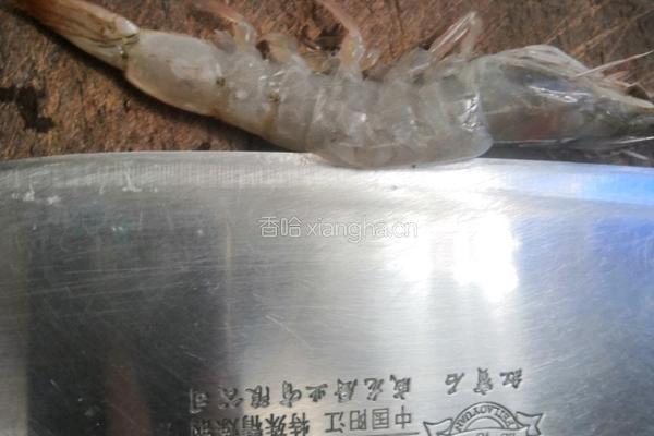 酸檬烤虾的做法图解1