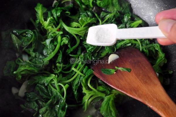 皮蛋苋菜的做法图解9