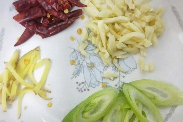 蚂蚁上树（肉沫炒粉条）的做法图解2