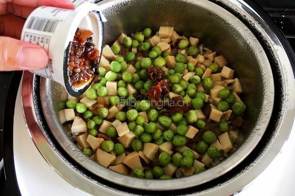 杏鲍菇腊肠焖饭的做法图解13