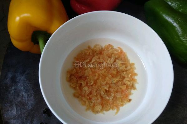 腊肠豆腐香菇煲的做法图解2
