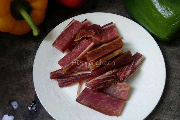 腊肠豆腐香菇煲的做法图解3