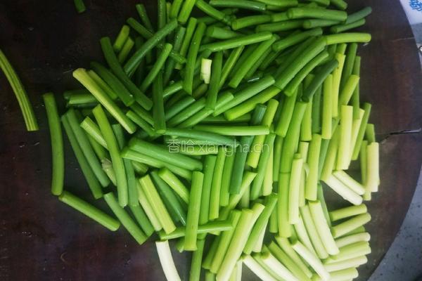 蒜薹炒腊肉的做法图解4