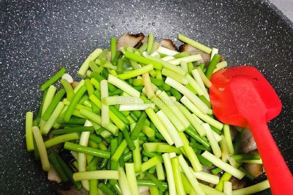 蒜薹炒腊肉的做法图解9