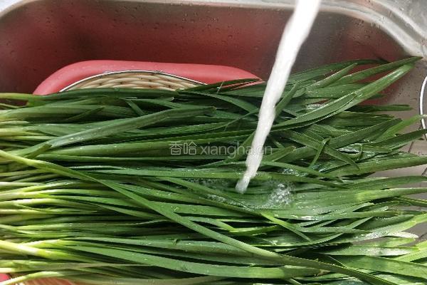 韭菜猪肉饺子的做法图解1