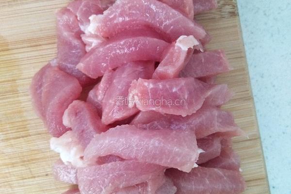 糖醋里脊的做法图解1