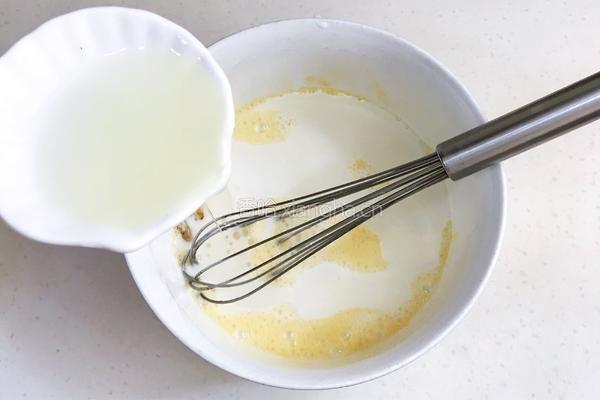 快手黑芝麻蛋糕杯的做法图解3