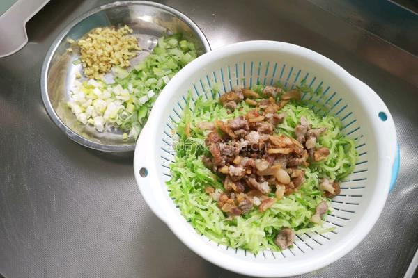 青萝卜大肉包的做法图解7