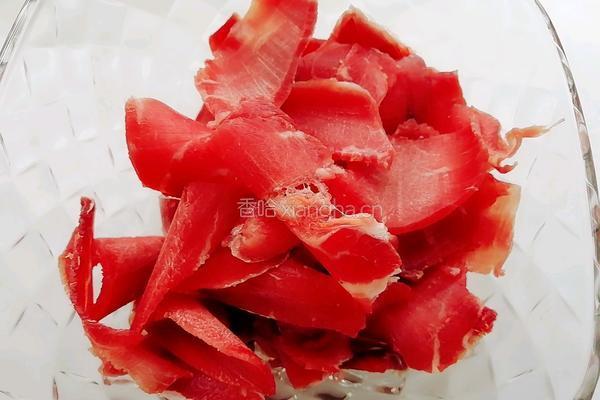孜然牛肉的做法图解1
