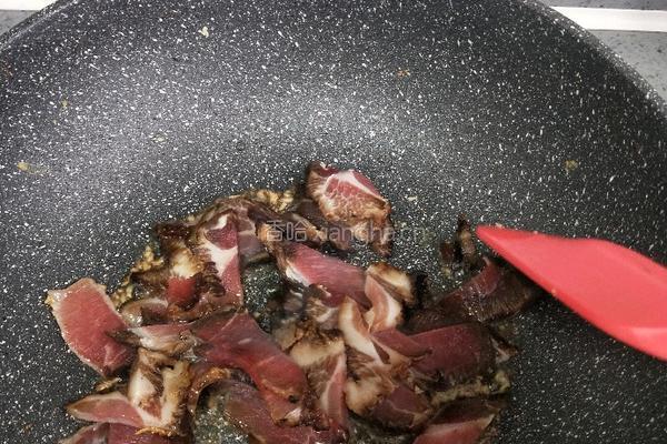 腊肉炒包菜的做法图解9