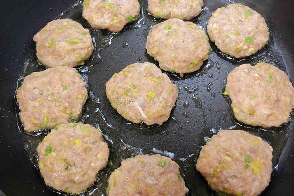 香煎藕丁香芹肉饼的做法图解8