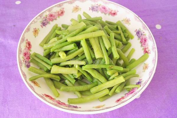 油豆腐炒豆角的做法图解4