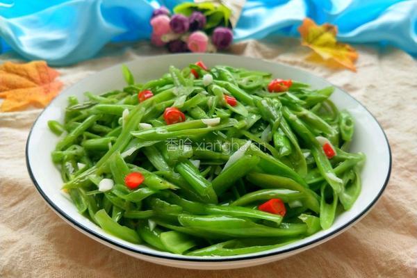 蒜蓉空心菜梗的做法图解1