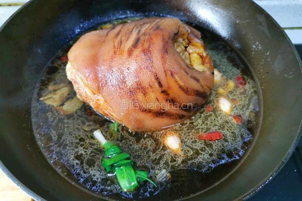 红烧蹄膀猪蹄卤猪蹄的做法图解3