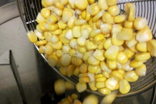 鲜榨玉米汁的做法图解3