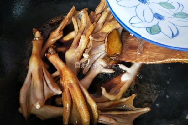 红烧鸭爪的做法图解6