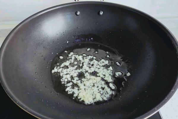 彩椒茼蒿的做法图解4