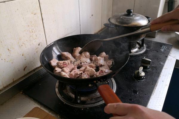 土豆炖排骨的做法图解4