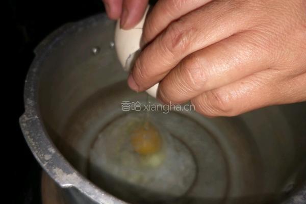 醪糟蛋的做法图解2