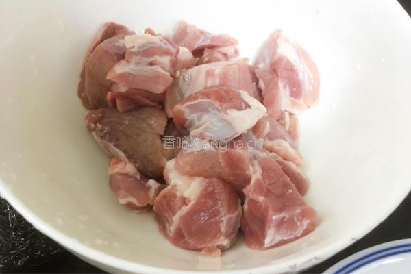 油豆腐烧肉的做法图解2