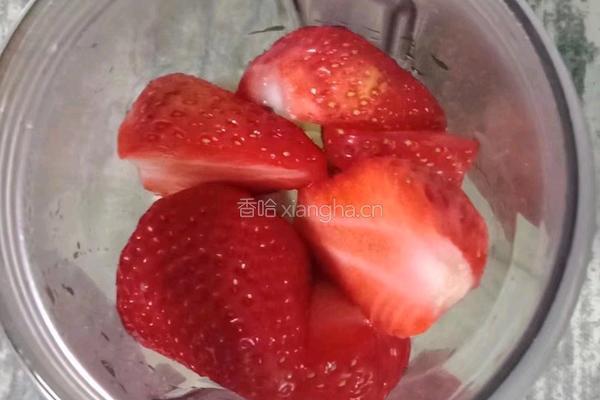 草莓香蕉奶昔的做法图解5